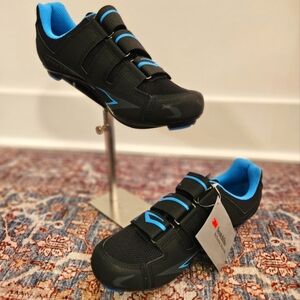 NWT Venzo Unisex Cycling Shoe - M7.5/W9